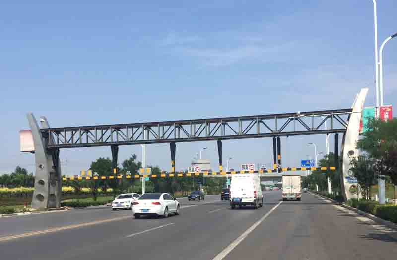 塔城道路限高杆