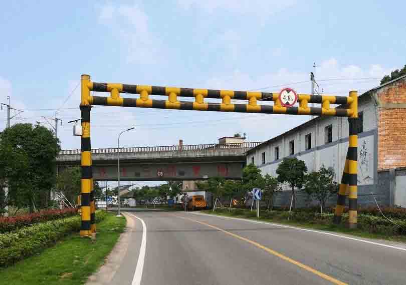 塔城铁路限高架